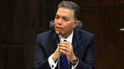 عرفات: ندرس تطبيق الكارت الموحد بجميع وسائل النقل