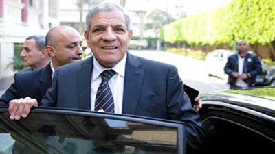 محلب يعود للقاهرة بعد زيارة للعراق استمرت 4 أيام