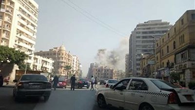 بالفيديو.. اشتعال حريق بإحدى عمارات باب اللوق