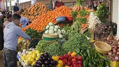 تعرف على أسعار الخضر والفاكهة والأسماك بسوق العبور اليوم