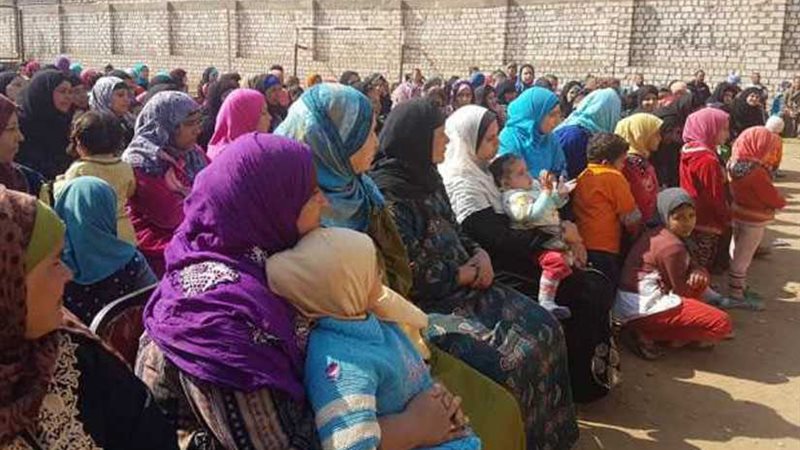 420 سيدة في حملة