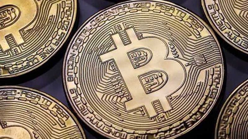 فيسبوك تحظر إعلانات