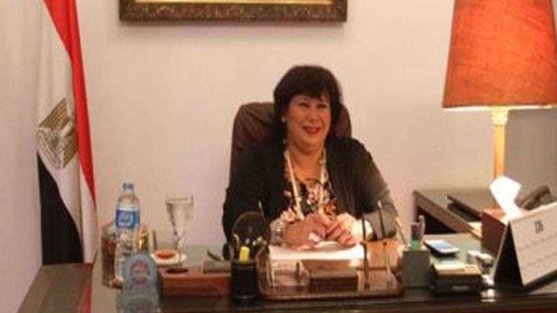 وزيرة الثقافة: 2