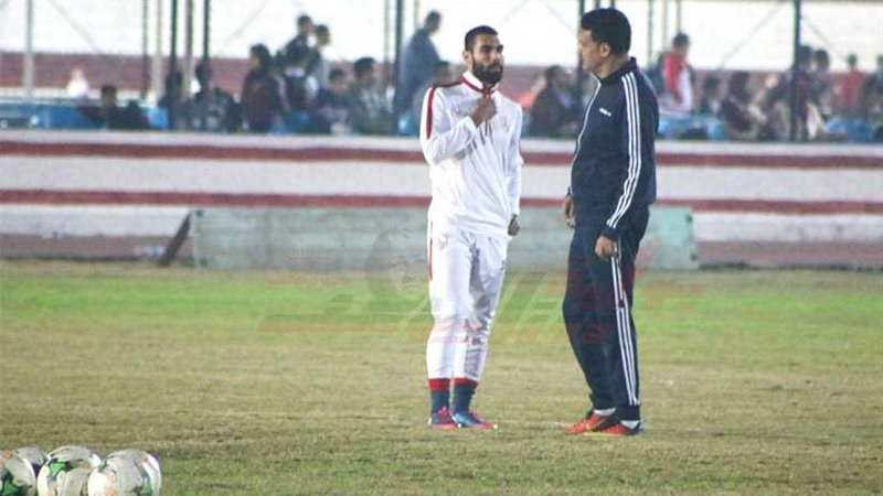 إيهاب جلال يجتمع