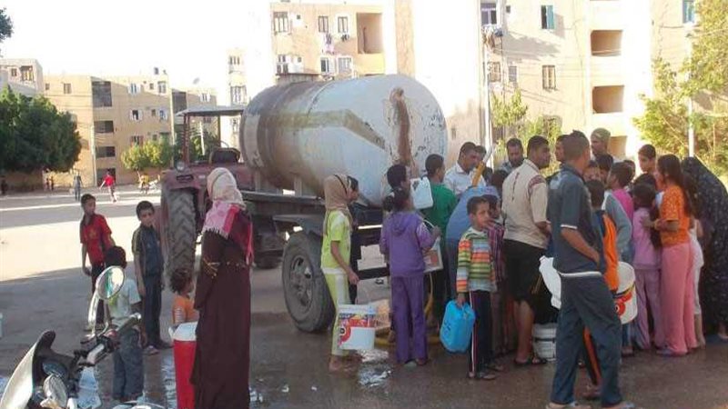 قطع المياه عن بعض