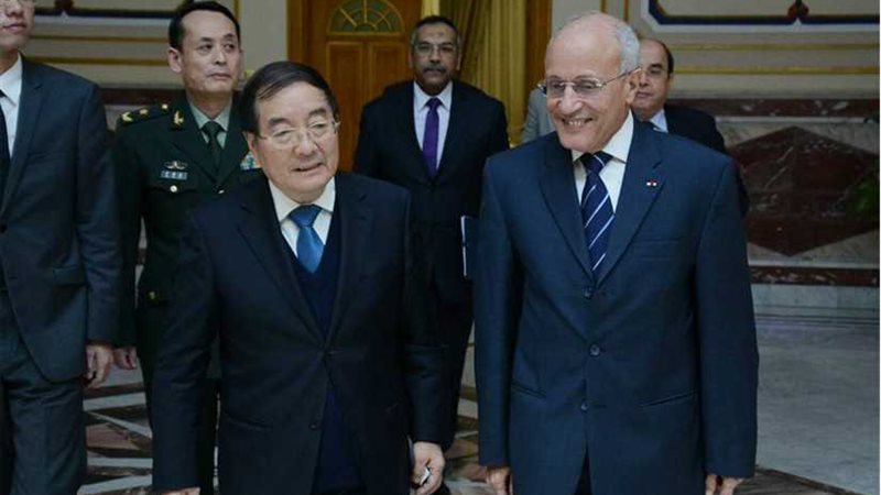 العصار يلتقي سونج