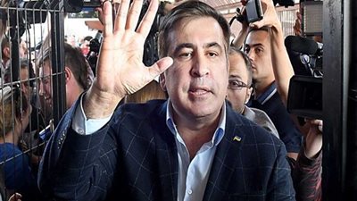 رئيس جورجيا السابق يقود مظاهرة في كييف للمطالبة باستقالة الرئيس الأوكراني