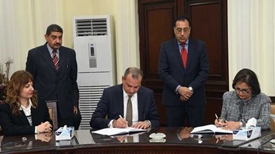 وزير الإسكان :بروتوكول للحد من مخاطر الهجرة غير الشرعية بالمناطق العشوائية