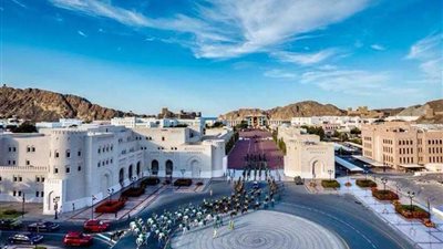 صورة بانورامية لموكب استقبال الرئيس السيسي في عمان