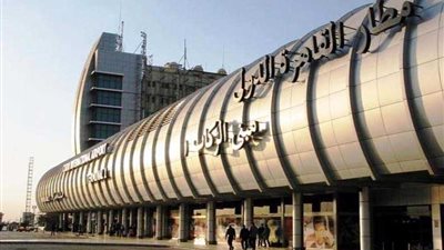 استئناف الرحلات الجوية بين القاهرة وعدن بعد توقف يومين