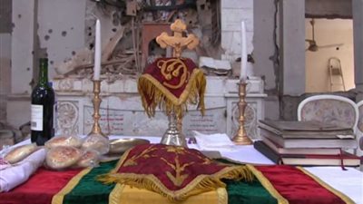 أول قداس بكنيسة العذراء بعد تحرير دير الزور السورية (فيديو)