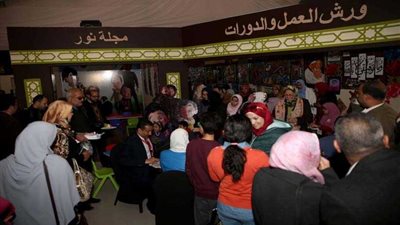 جناح الأزهر يشهد تزايد الإقبال ونفاد عدة إصدارات