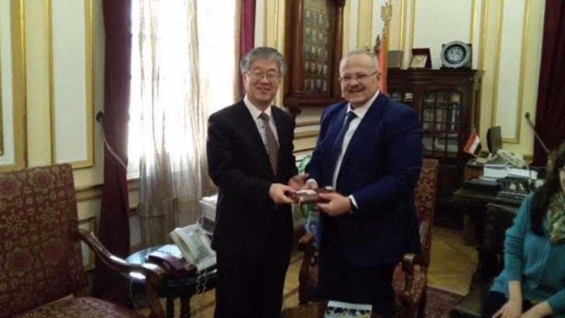 رئيس جامعة القاهرة