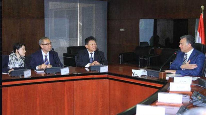 عرفات يبحث التعاون