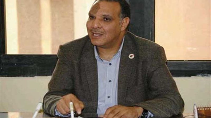 سياسيون: المنادون