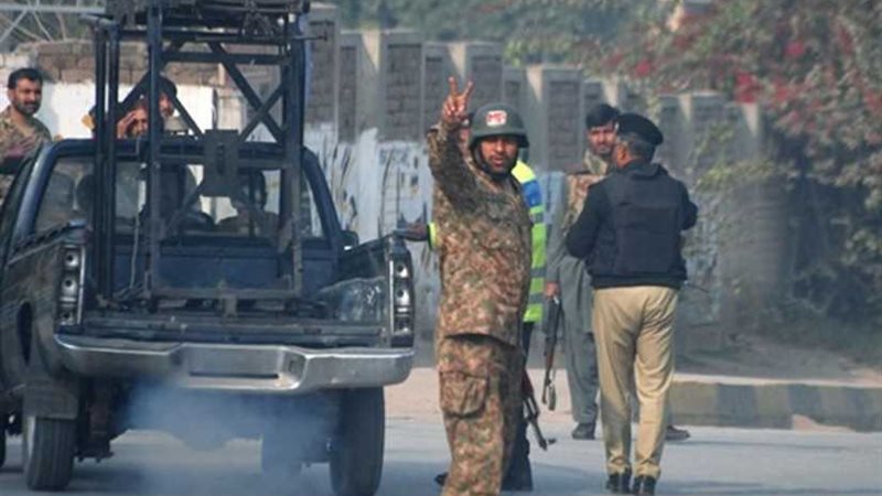 مقتل وإصابة 8 أشخاص