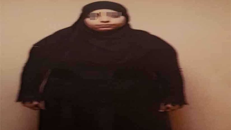 موظفة تستولي على