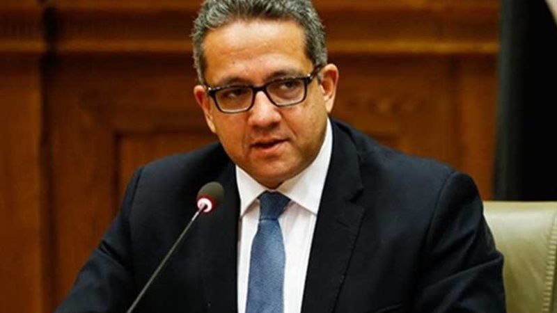 وزير الآثار يبحث