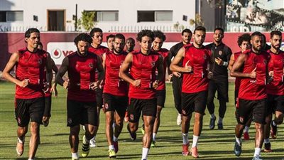 الأهلي يخوض تدريباته في نصف ملعب بسبب إصلاحات التتش