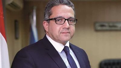 وزير الآثار في عيون موسى السبت