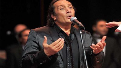 علي الحجار في حفل ختام معرض الكتاب