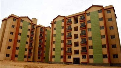 وزير الإسكان يتفقد أعمال 4416 وحدة سكنية بمشروع 