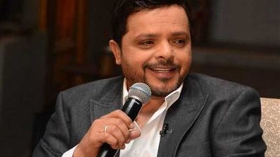 هنيدي يتحدى جمهوره بصورة بطاقته الشخصية (صور)