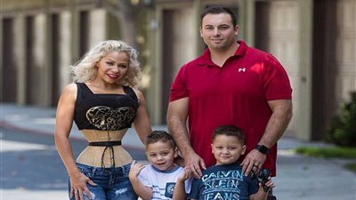 46 سم.. أمريكية تنال شهرة واسعة بخصرها النحيف (صور)