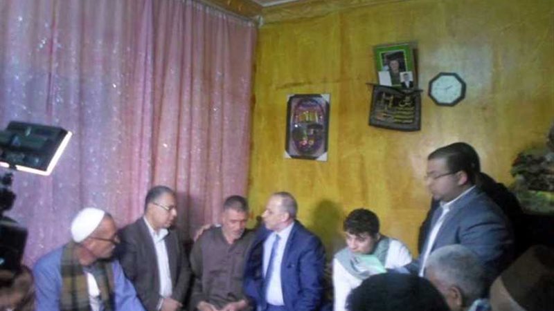 محافظ القليوبية يقدم