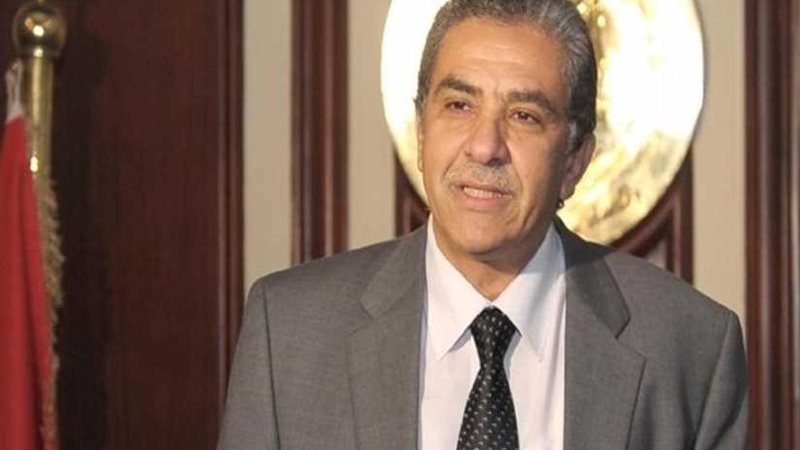 وزير البيئة ينفى