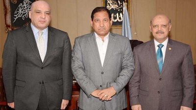 72 مليونا لرصف طرق الغربية