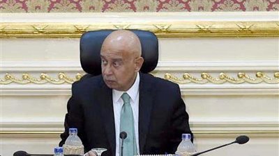 رئيس الوزراء يستعرض تطبيق التأمين الصحي