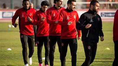 طارق عبد العزيز يشرف على تدريبات مستبعدي الأهلي