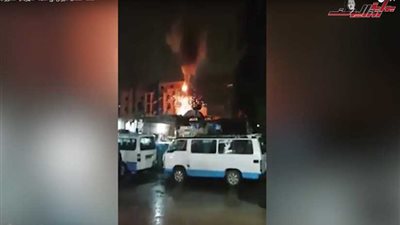 شاهد لحظة اشتعال النيران في الشبكة الكهربائية للمترو بالمعادي بسبب الأمطار 