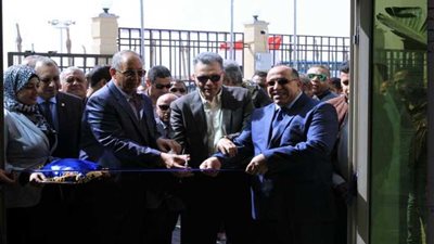 وزير النقل يضع حجر الأساس لمحطة متعددة بتكلفة 450 مليون دولار