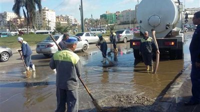 18 سيارة لشفط مياه الأمطار بالجيزة 