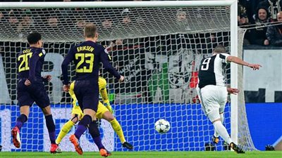 يوفنتوس يتقدم على توتنهام (1/2) في الشوط الأول