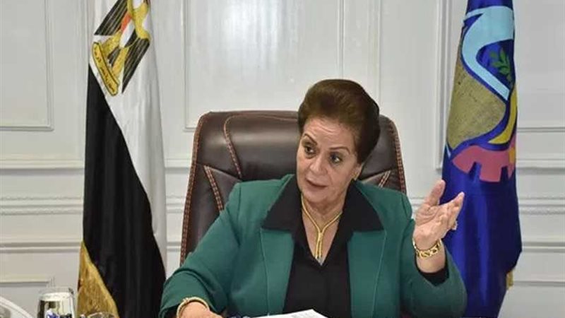 وزير التنمية يشيد