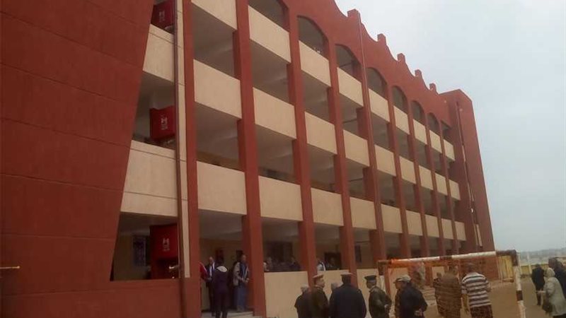 بالصور.. 3 مدارس