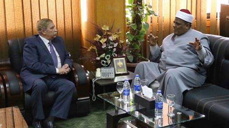 وكيل الأزهر يلتقي