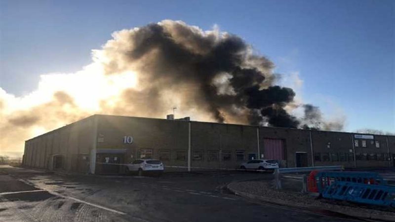 حريق ضخم بمنطقة صناعية