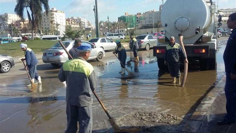 18 سيارة لشفط مياه