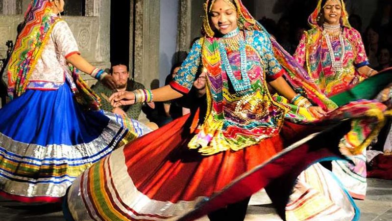 فرقة الرقص الهندية