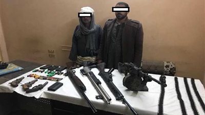 ضبط 7 قطع سلاح بحوزة شخصين في أسيوط