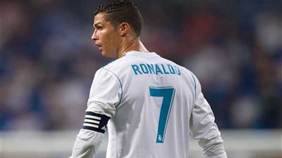 رونالدو يطلب من رئيس ريال مدريد سرعة رحيل زميله الإسباني عن الملكي