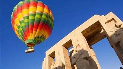 25 رحلة بالون تحمل 513 سائحا تحلق في سماء الأقصر