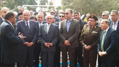 3 وزراء يفتتحون خط إنتاج الشاحنات 