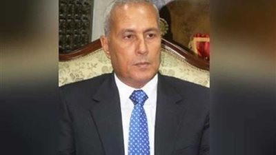 محافظ السويس يطالب بتشغيل المركز الطبي بشمال خليج السويس