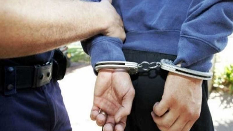 أمريكا.. اعتقال مُعلِم