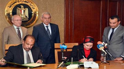 وزيرا التجارة والإنتاج الحربي يشهدان توقيع 3 بروتوكولات تعاون لتحديث الصناعة